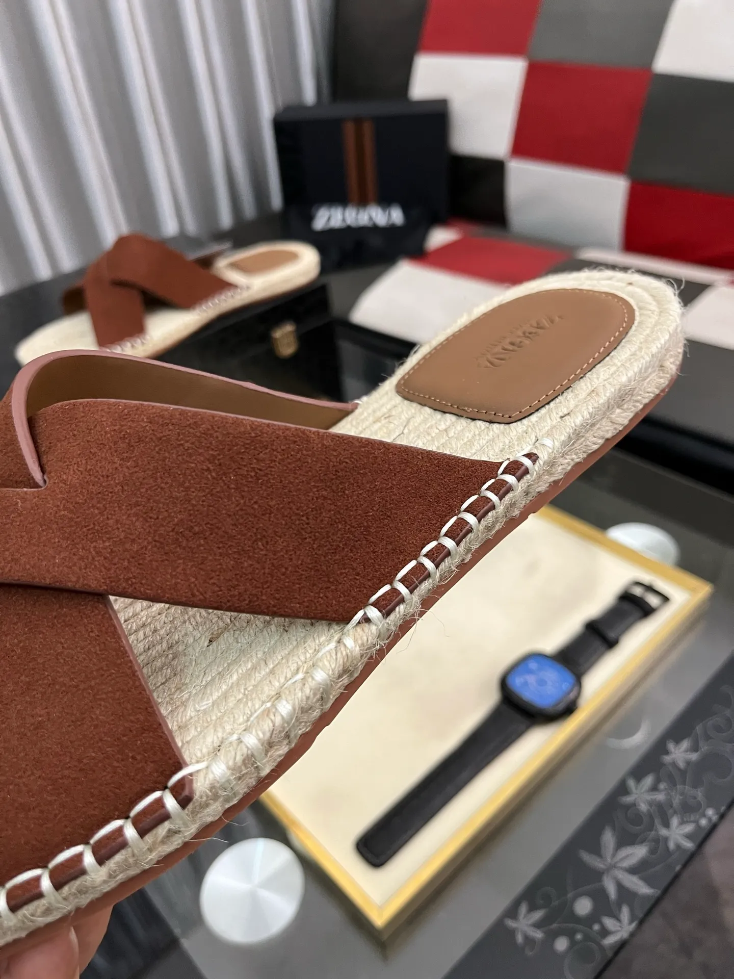 Men's shoes 💰320⌚️⌚️《HERMES》Hermès 💁♂️Men's casual slippers, compare the quality at the counter🧚🏿♂️ The upper layer has a stone pattern with clear texture, showing high-end, high-end, comfortable to wear and versatile. Purely hand-pulled, raw rubber breathable outsole, breathable and comfortable lambskin lining, 100% comfortable density, original rubber outsole wear-resistant code number 38-44. Can be customized 45-46-47